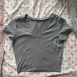 Wild Fable Gray V-Neck Short Sleeve Tee